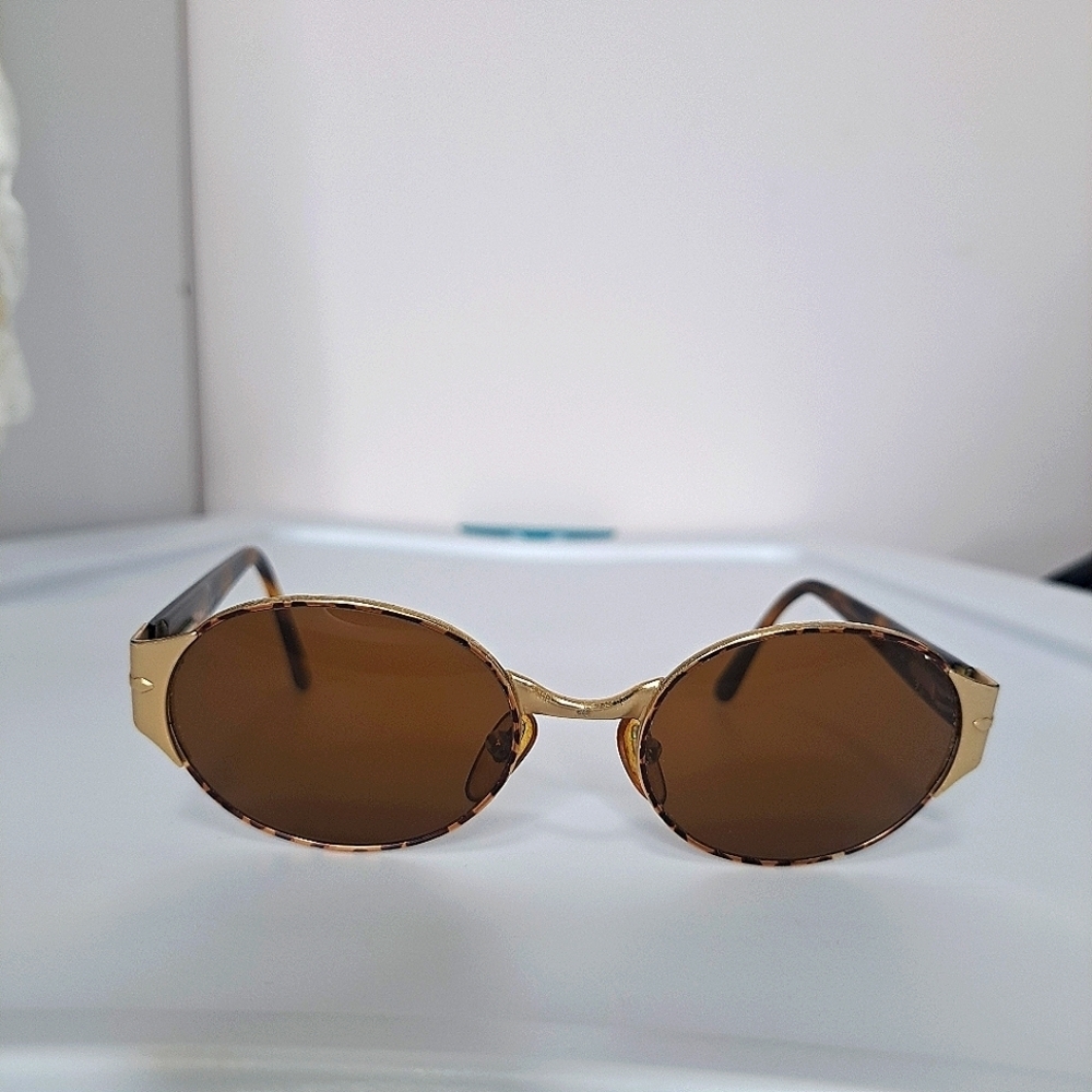 Persol Rati 2002-S Vintage Sunglasses Tortoise